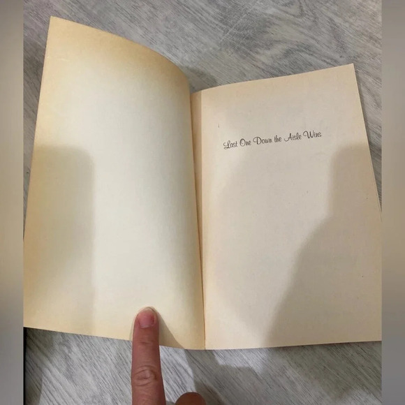 Last One Down the Aisle Wins Book by Shannon Fox Celeste Liversidge 368p 2010 - Picture 5 of 10